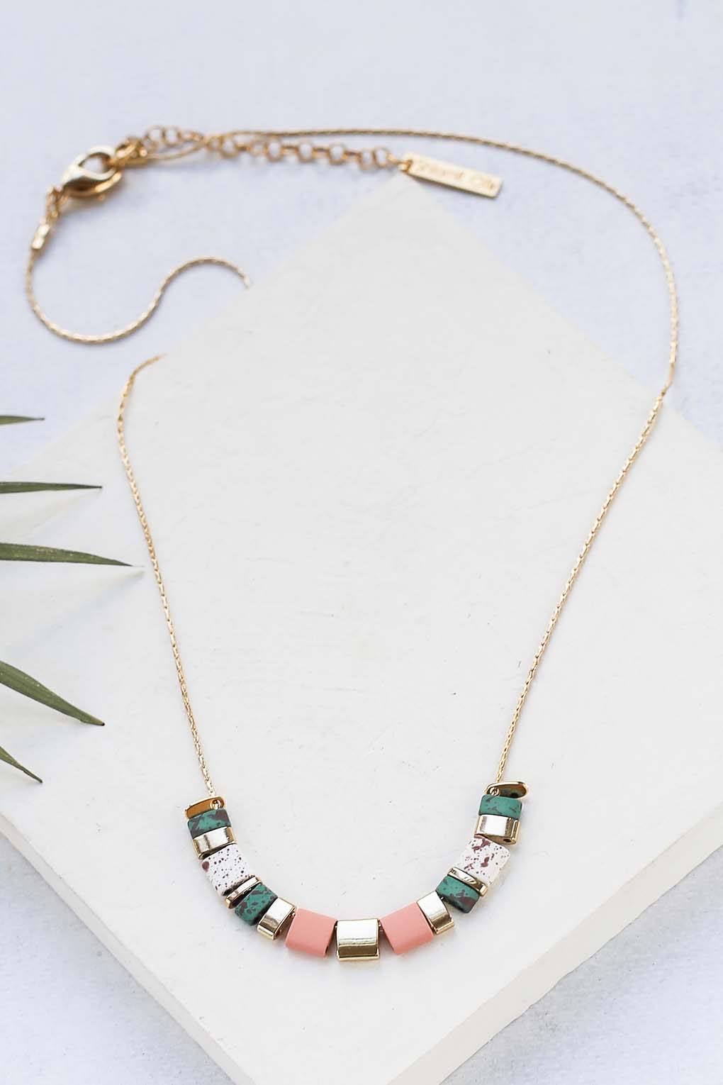 collier Bali vert doré de Shlomit Ofir