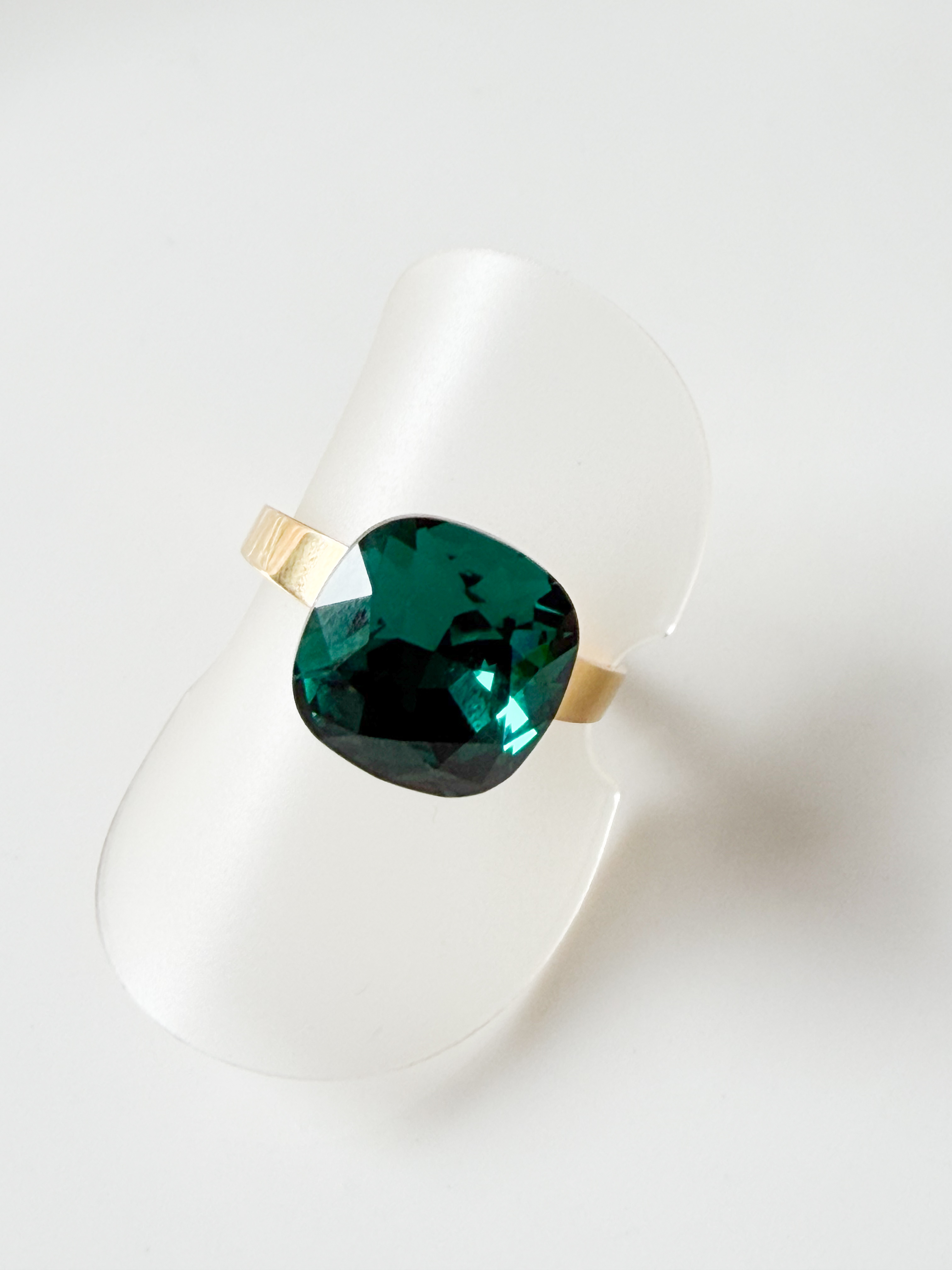 Bague cristal solo vert doré