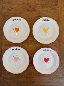 Set de 4 assiettes amour coeur