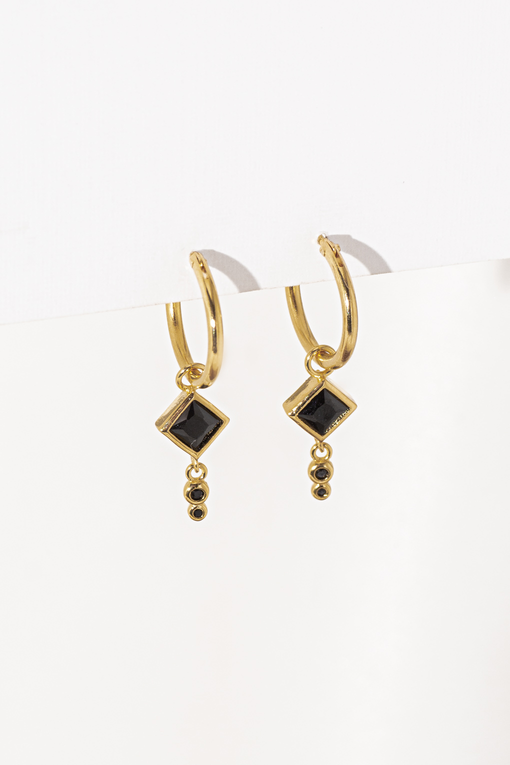 boucles Legend noir doré de Shlomit Ofir