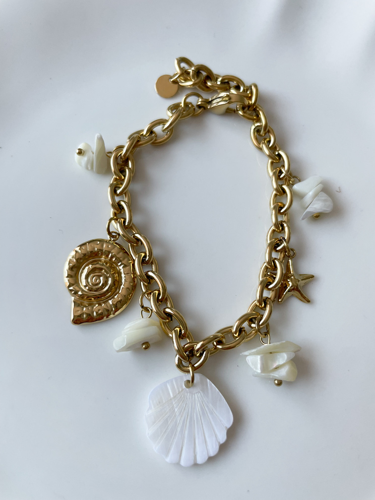 Bracelet breloques nacrée doré
