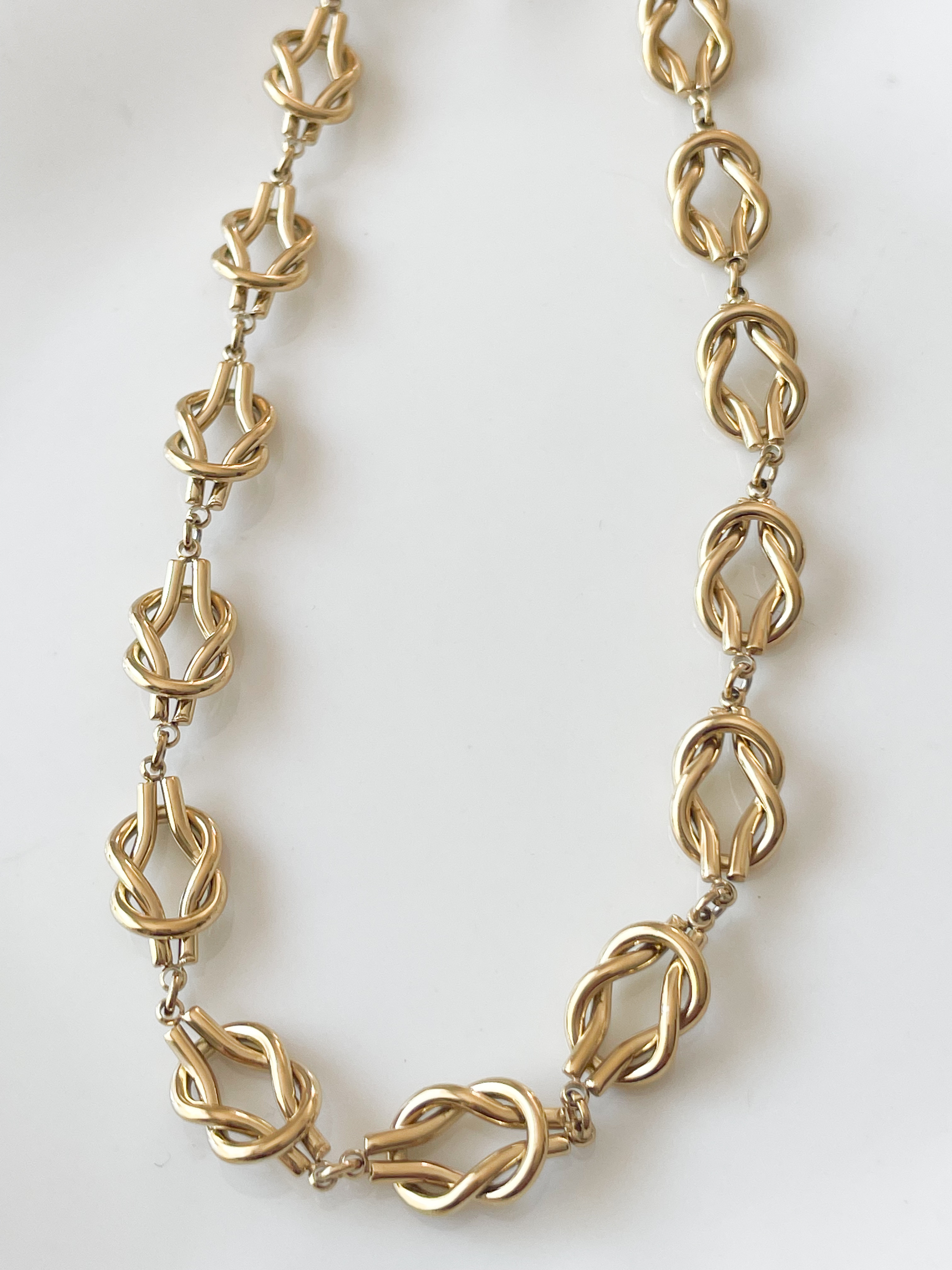 Collier noeud doré