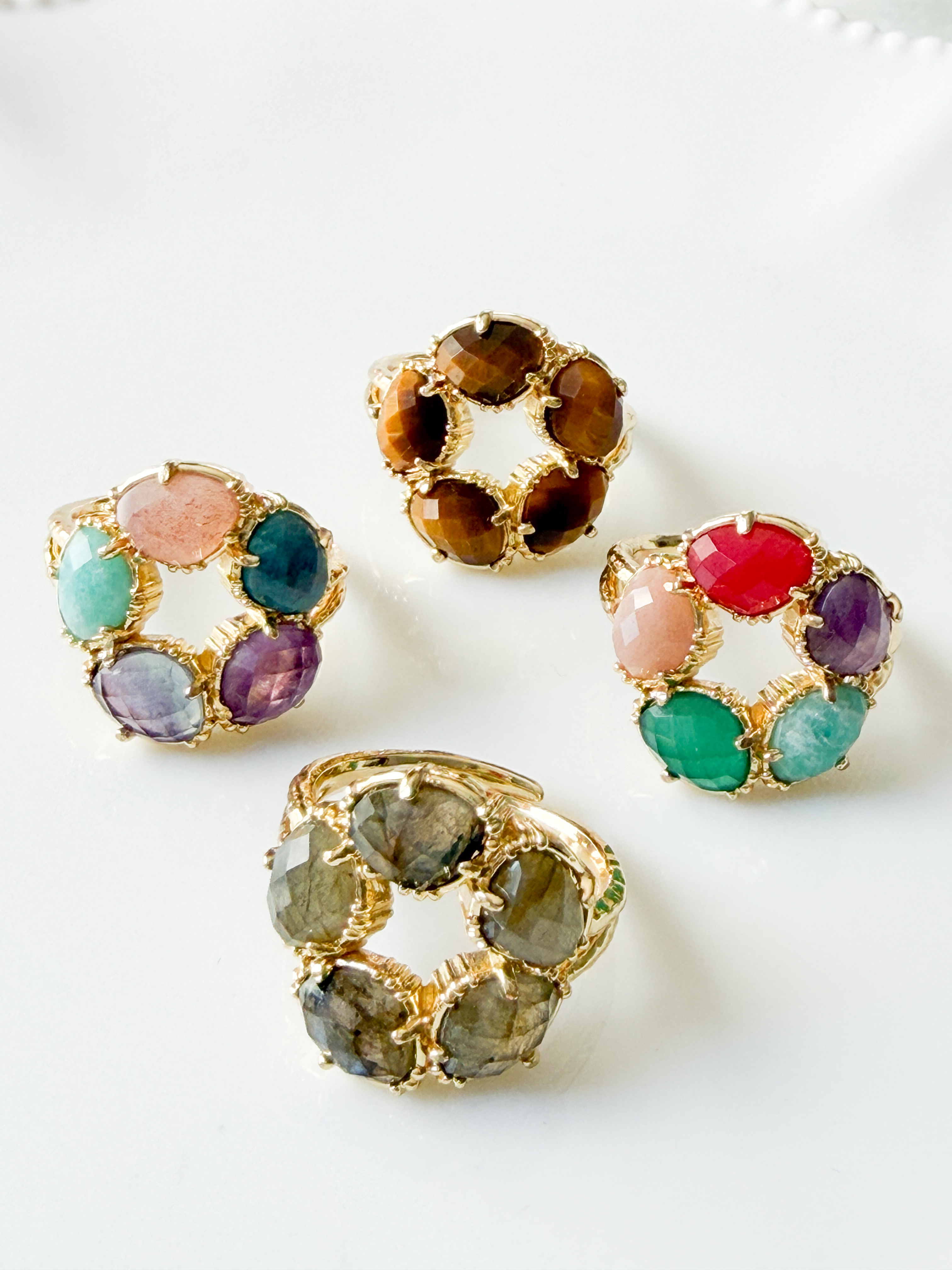 Bague fleur pierres pop doré