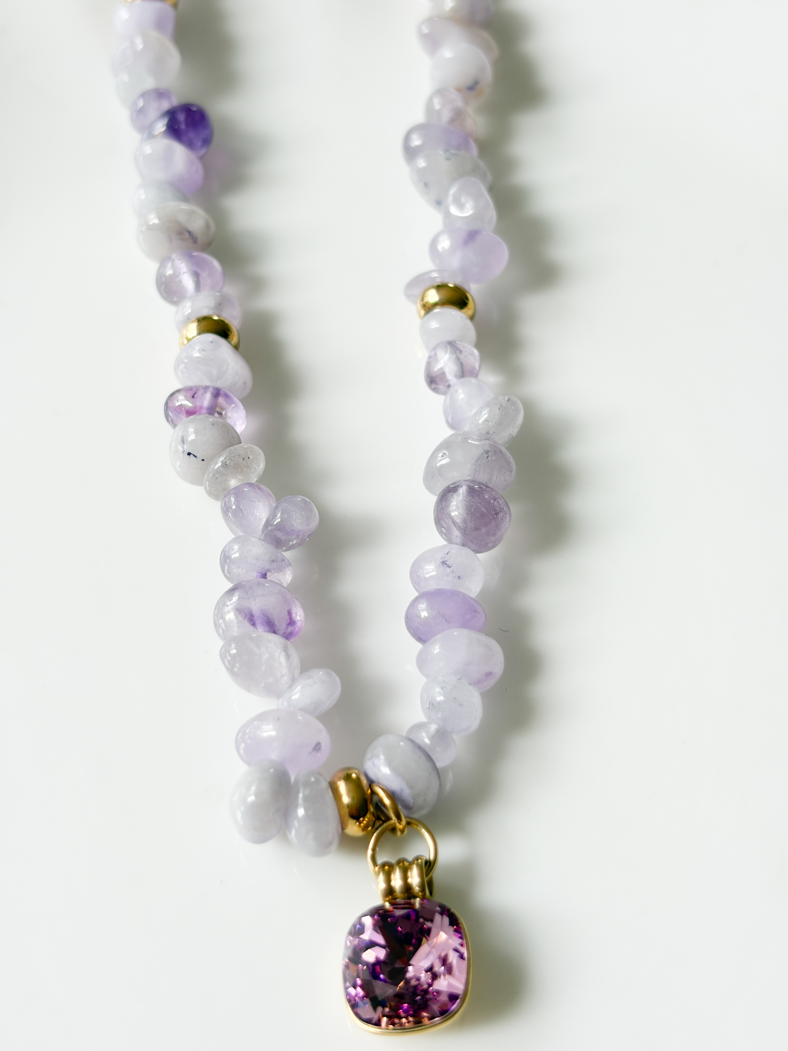 Collier cristal pierres violet doré