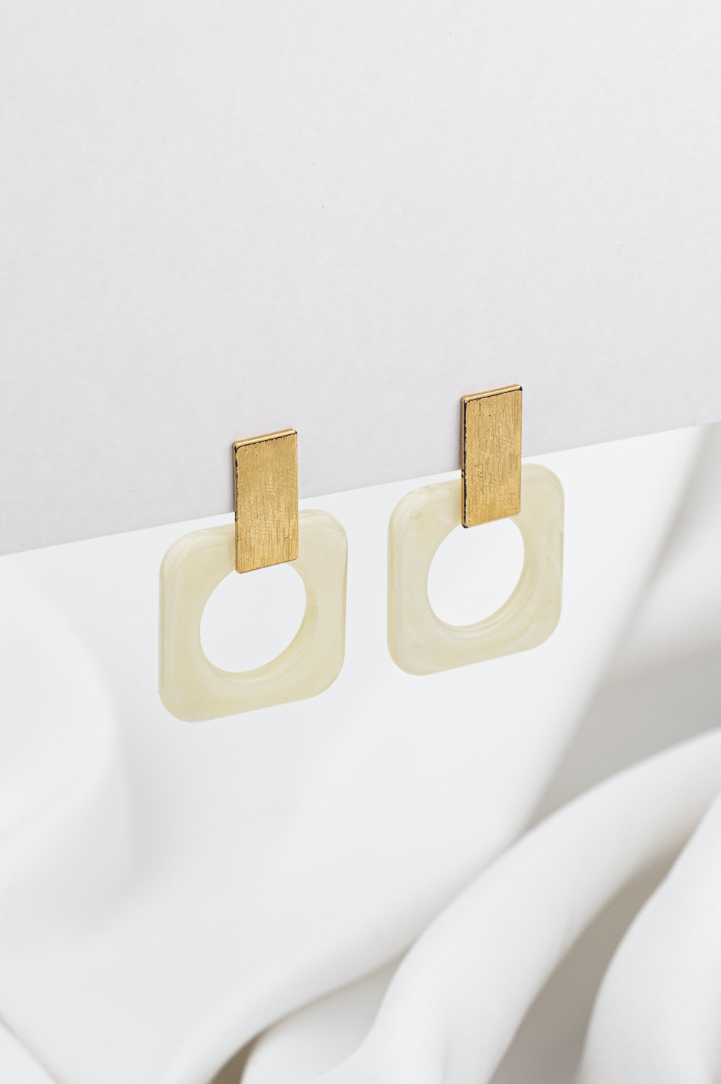 boucles Ava beige doré de Shlomit