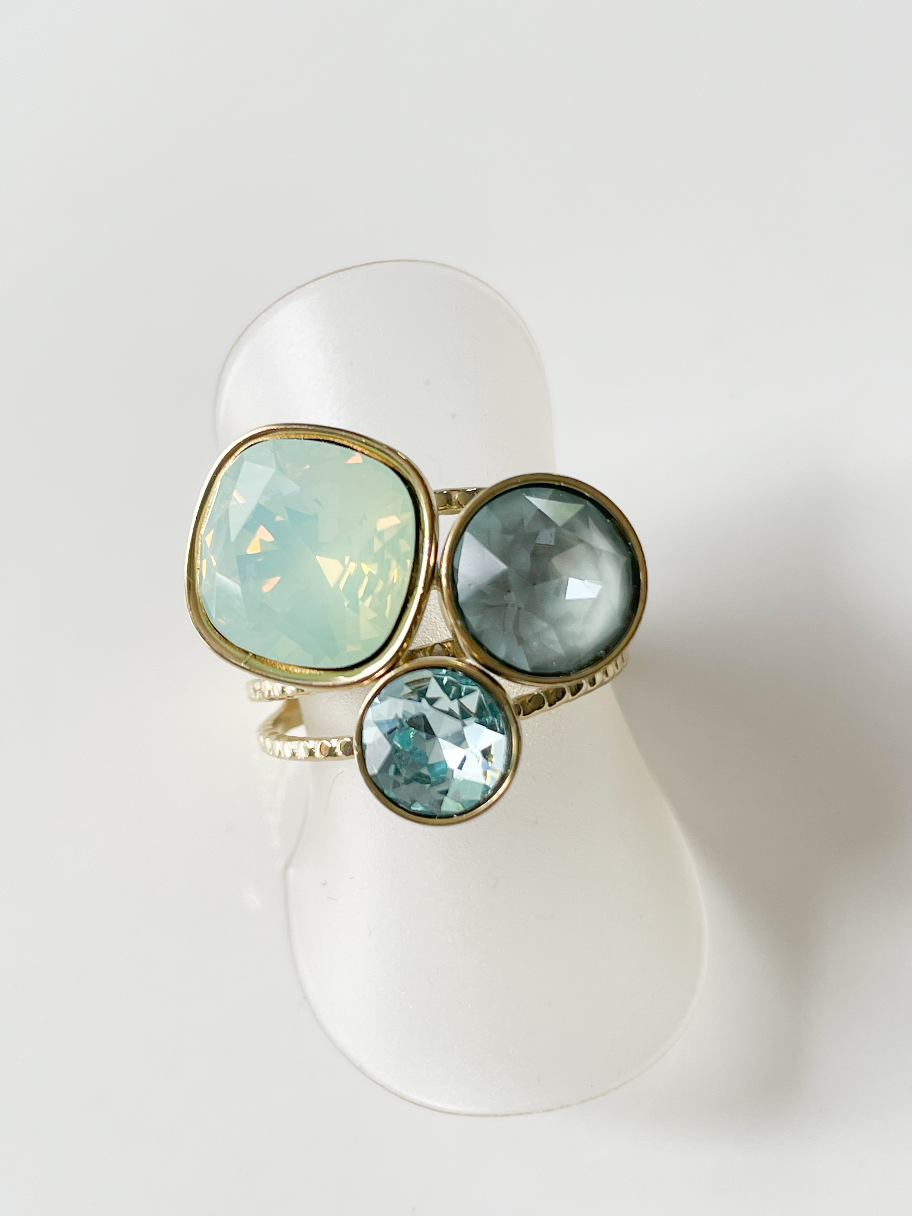 Bague cristal vert bleu 3 tons doré