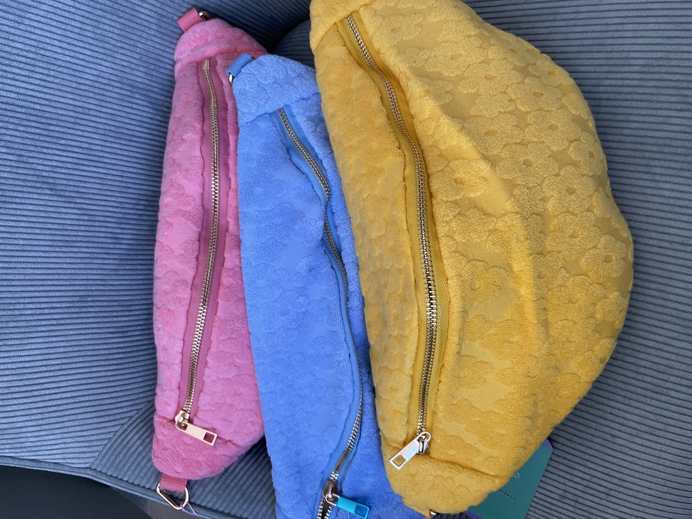 banane éponge bleu doré