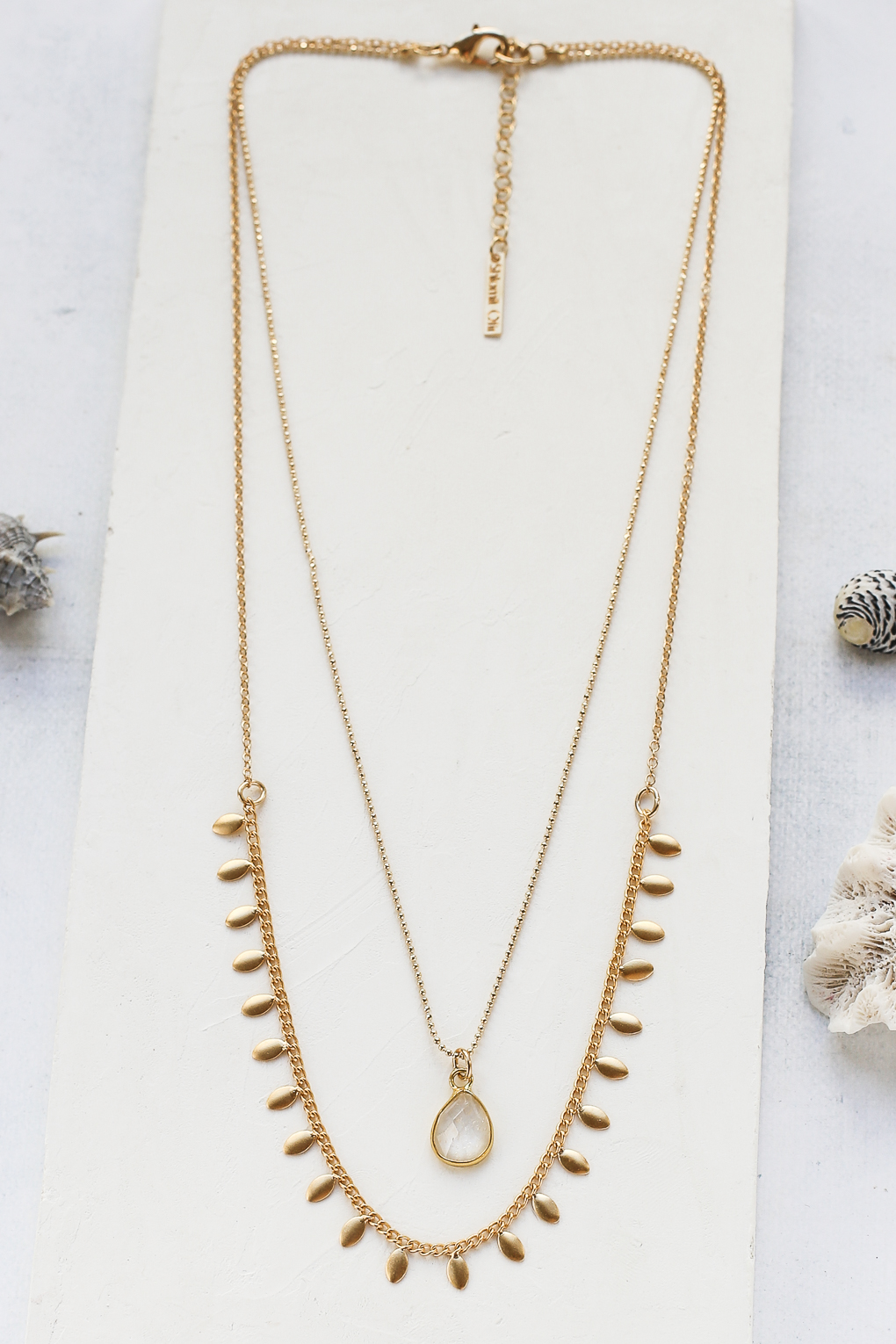 collier Delphi blanc doré de Shlomit Ofir