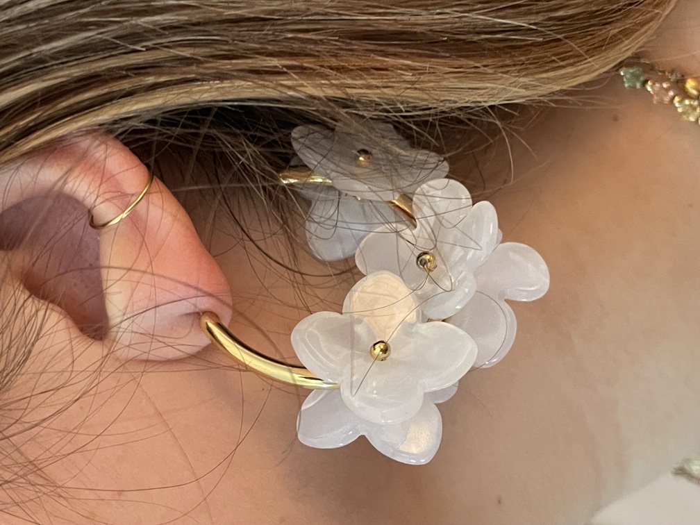 Boucles créoles fleurs crème doré