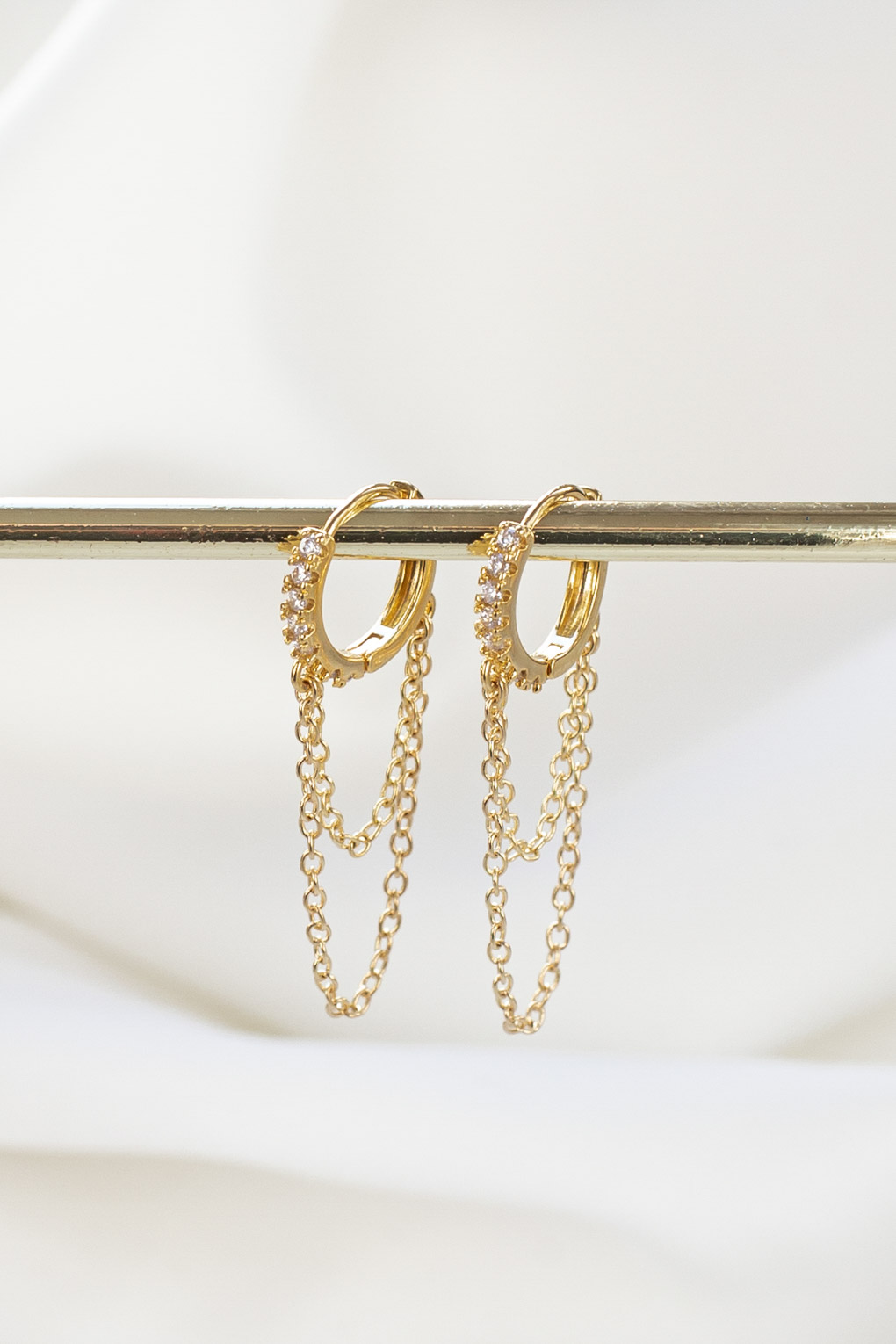 boucles Milo blanc doré de Shlomit Ofir