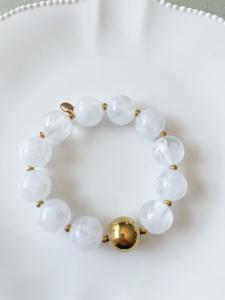 Bracelet perles rondes blanches doré