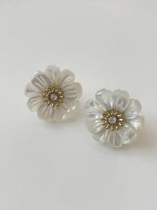 boucles fleur puce nacre doré