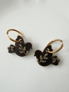 Boucles oiseau résine marron du live