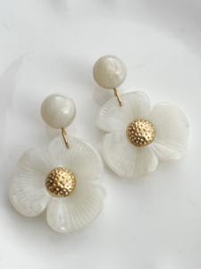 Boucles fleurs pensée blanc doré