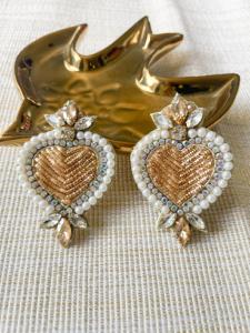 Boucles Coeur perles blanches de Mandalita