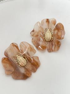Boucles Gabby scarabée marron doré