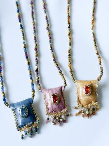 Collier pierres Manille bleu doré
