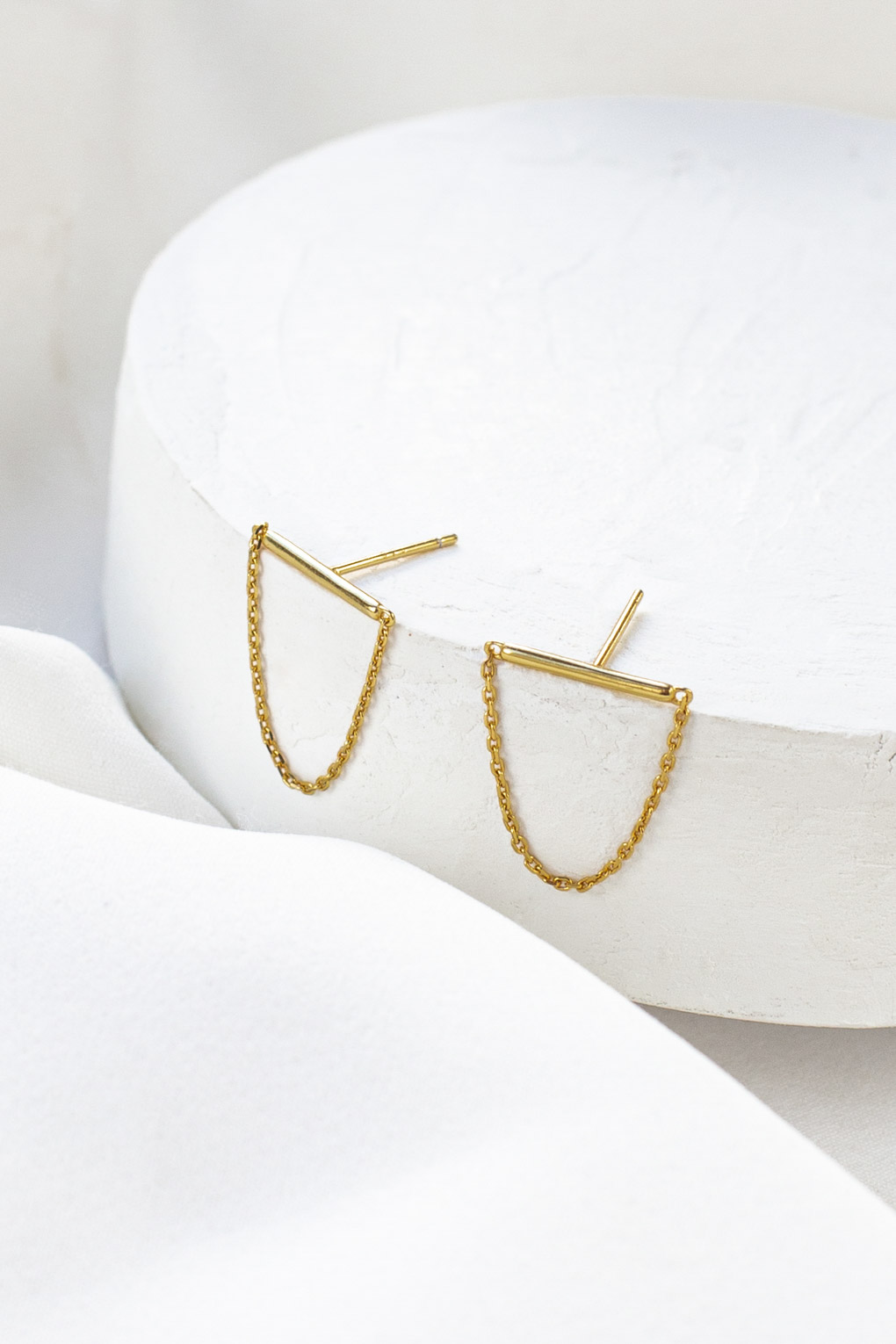 boucles Soho post doré de Shlomit Ofir