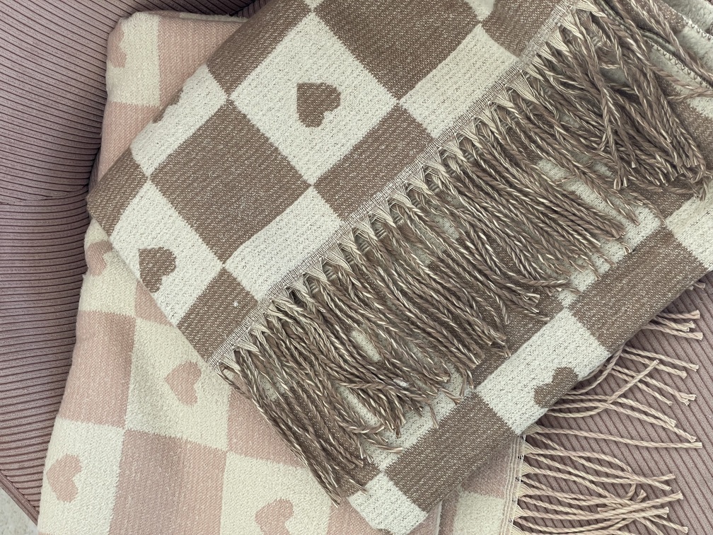 Echarpe toute douce beige coeurs