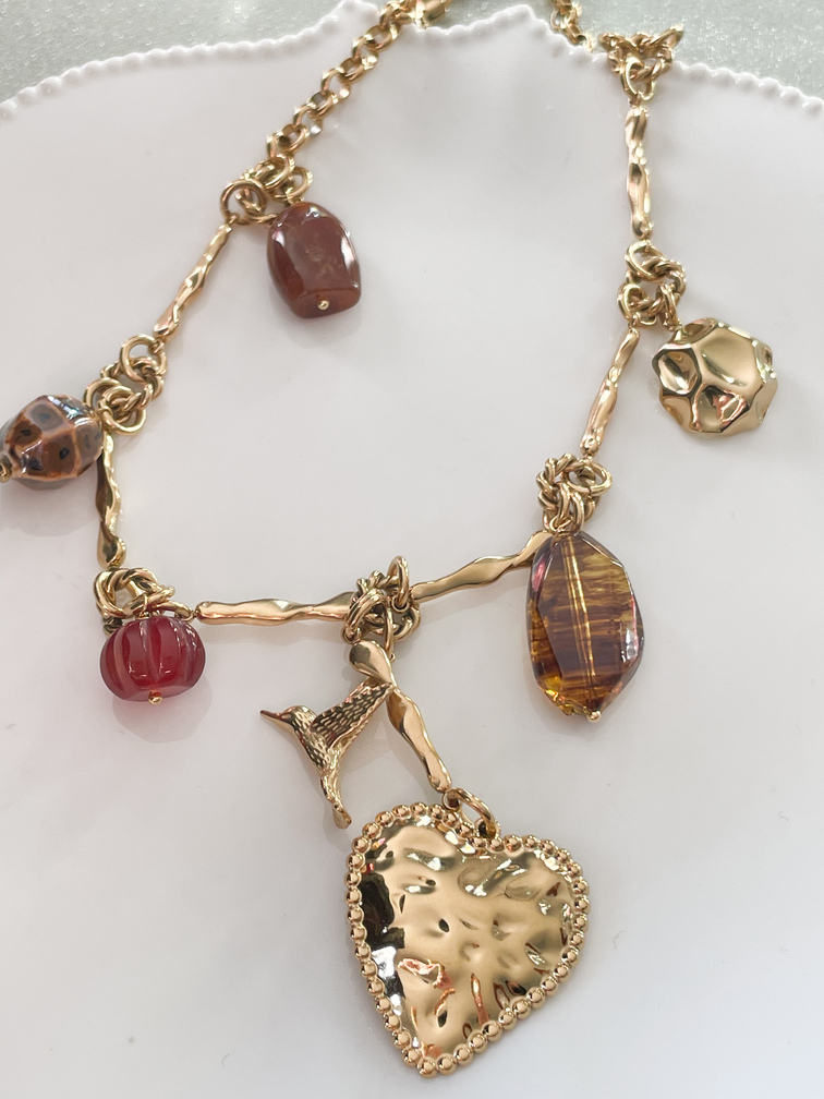 Collier colibri coeur marron doré