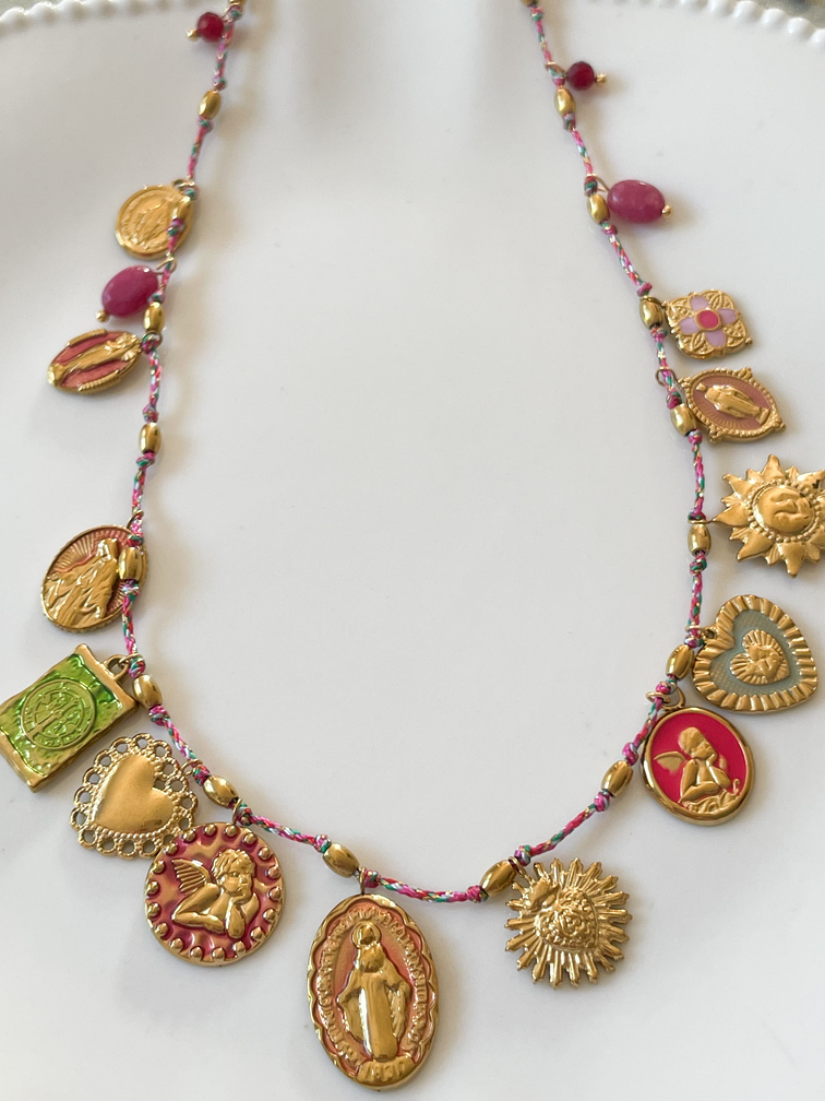 collier médaille madone rose doré