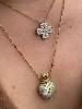 Collier Flacon blanc doré