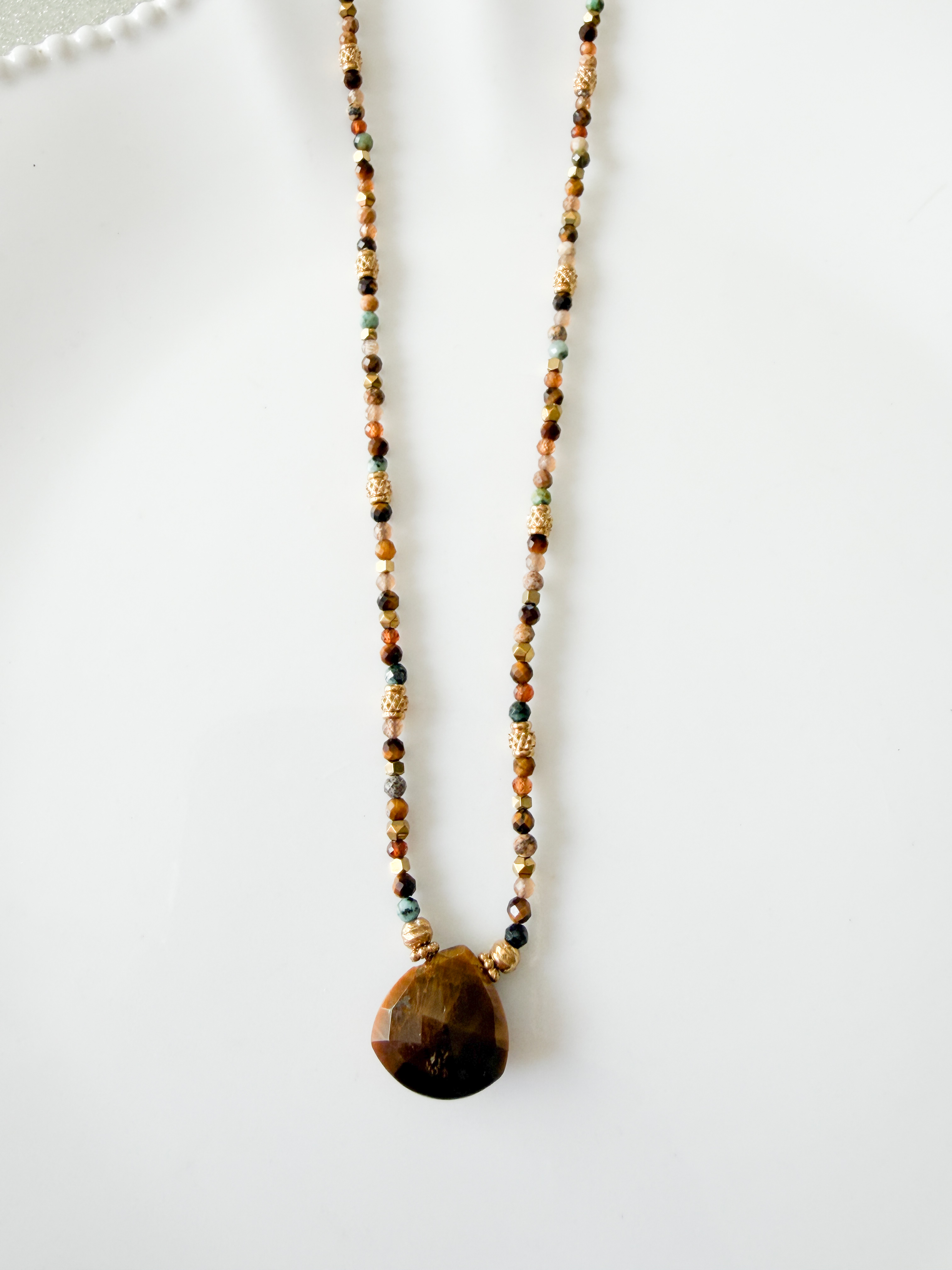 Collier pierres Gaby marron doré