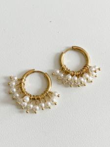 Boucles Gisèle perles blanches doré