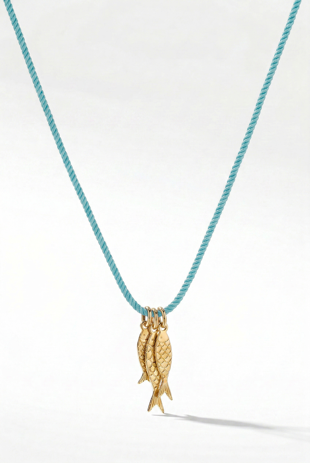 Collier Nami bleu gris doré de Shlomit
