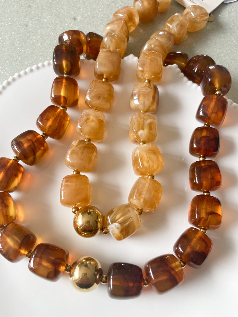 collier perles ambre doré