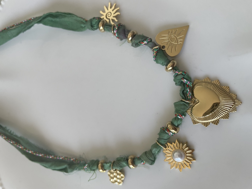 collier ex voto vert
