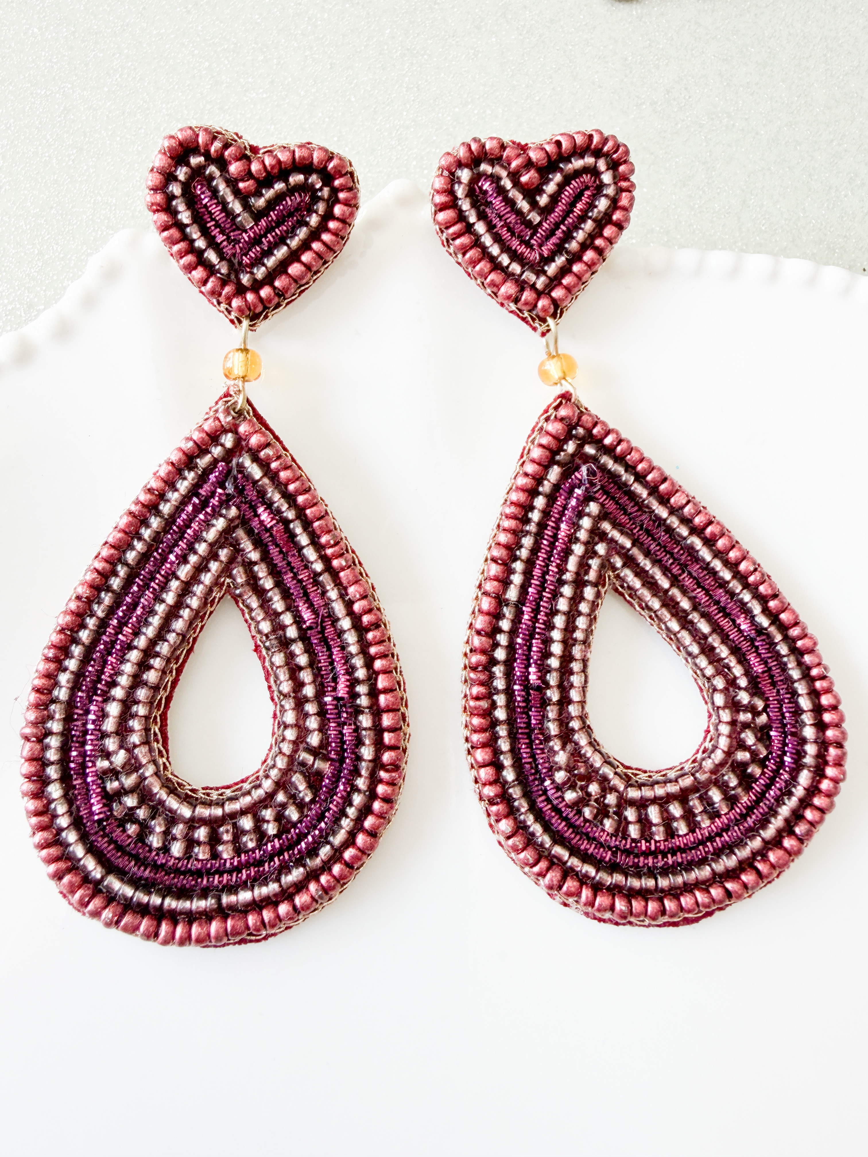 Boucles goutte perles brodées