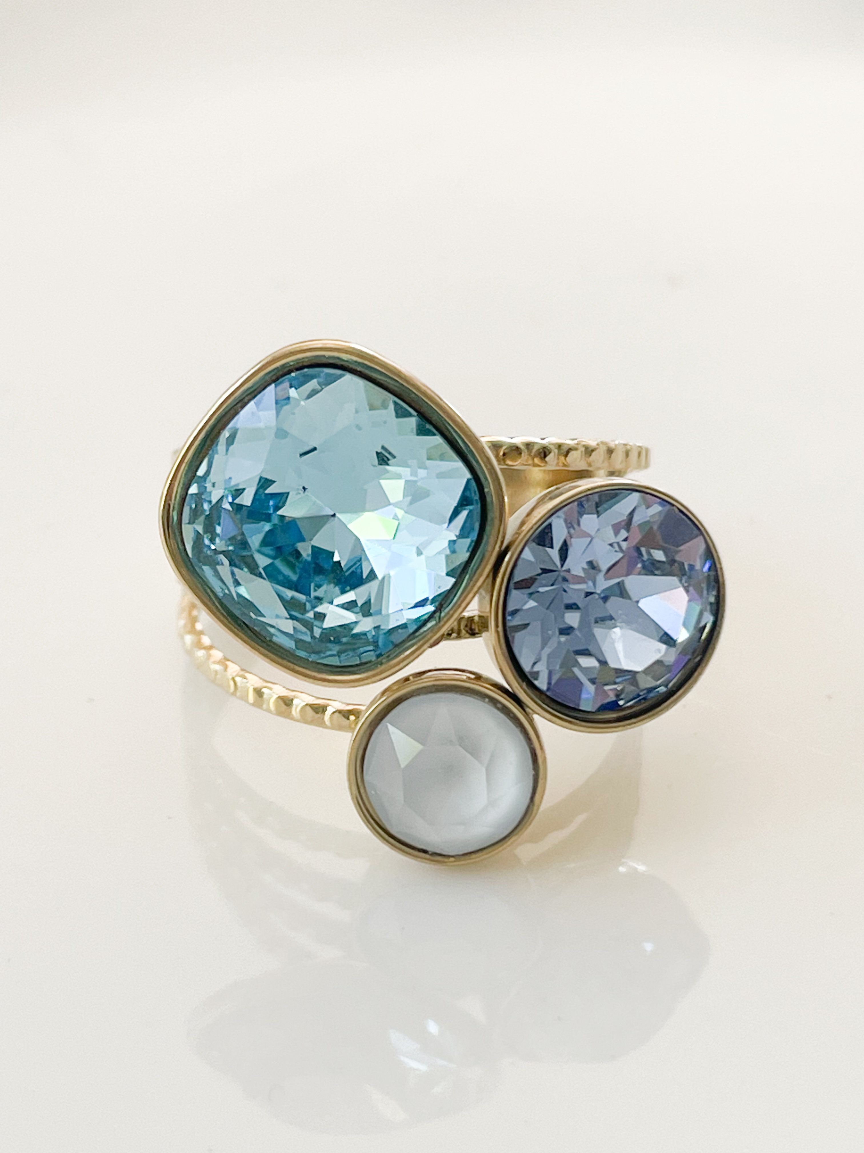Bague cristal bleu glacier doré