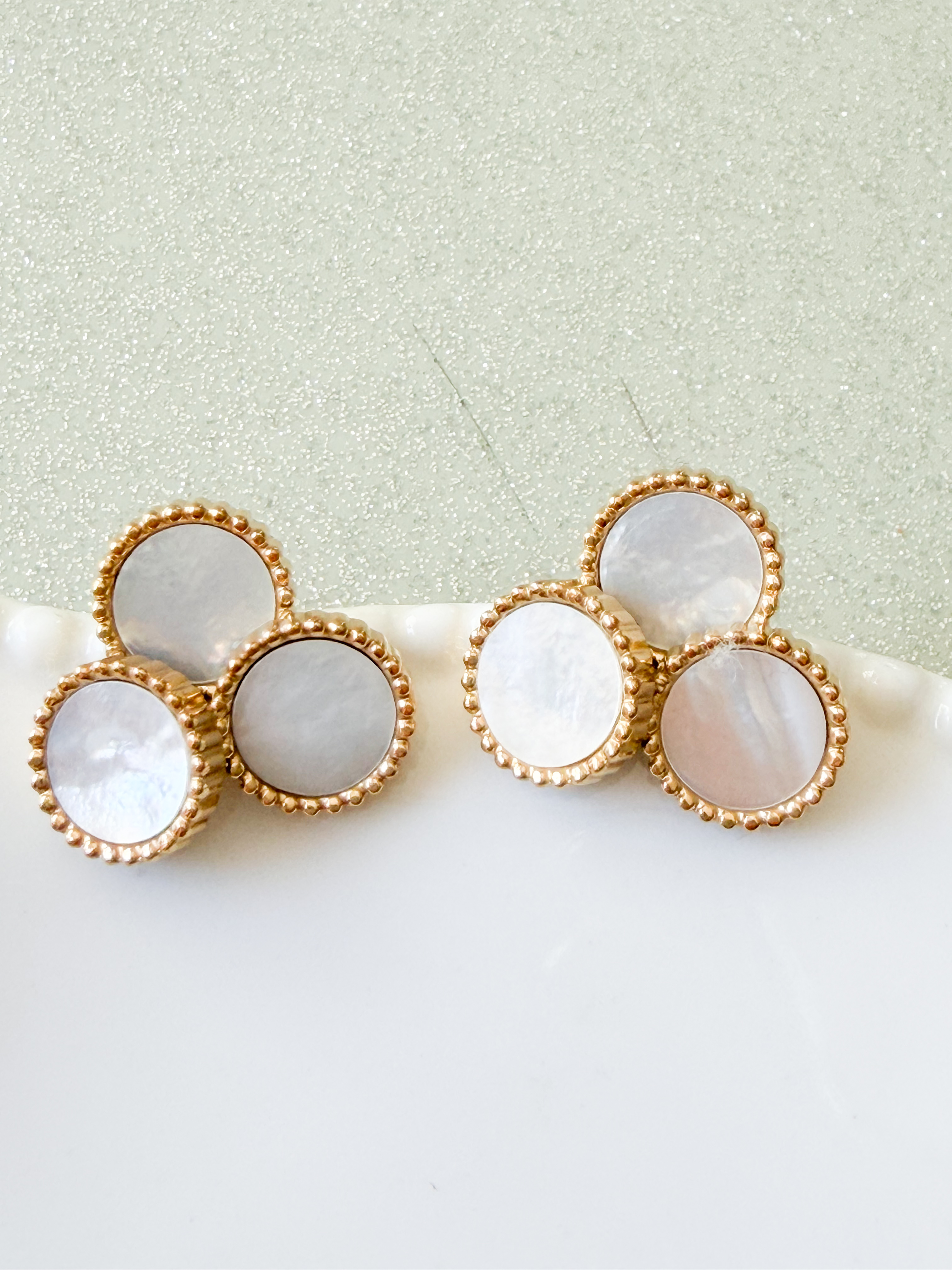 Boucles Isabelle nacré doré