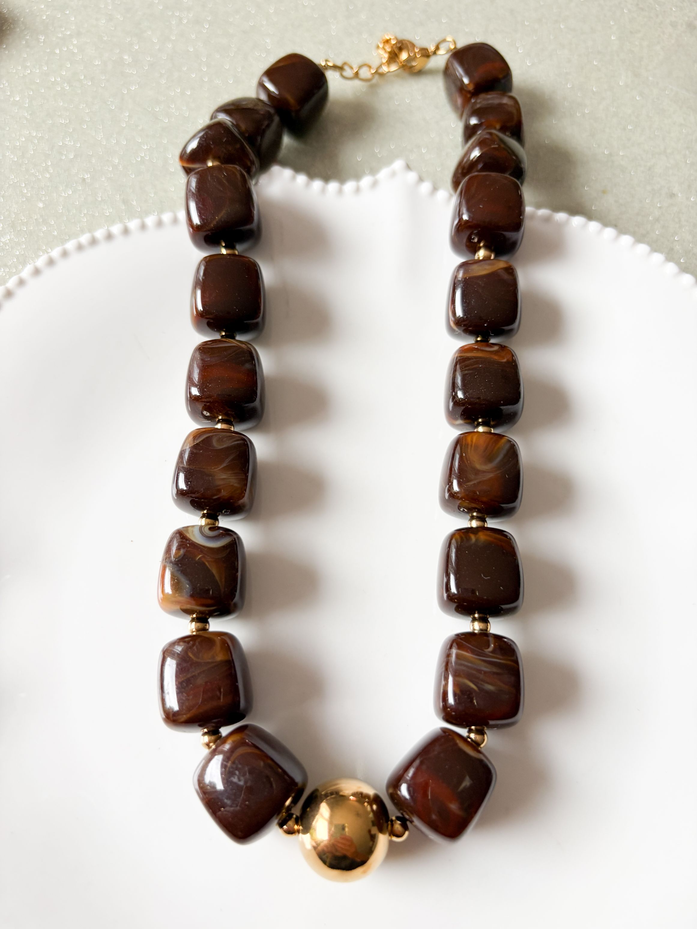 Collier perles marron doré
