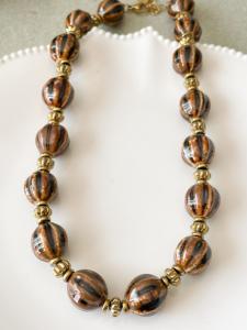 Collier Biba marron doré