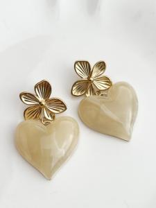 Boucles fleurs coeur beige doré