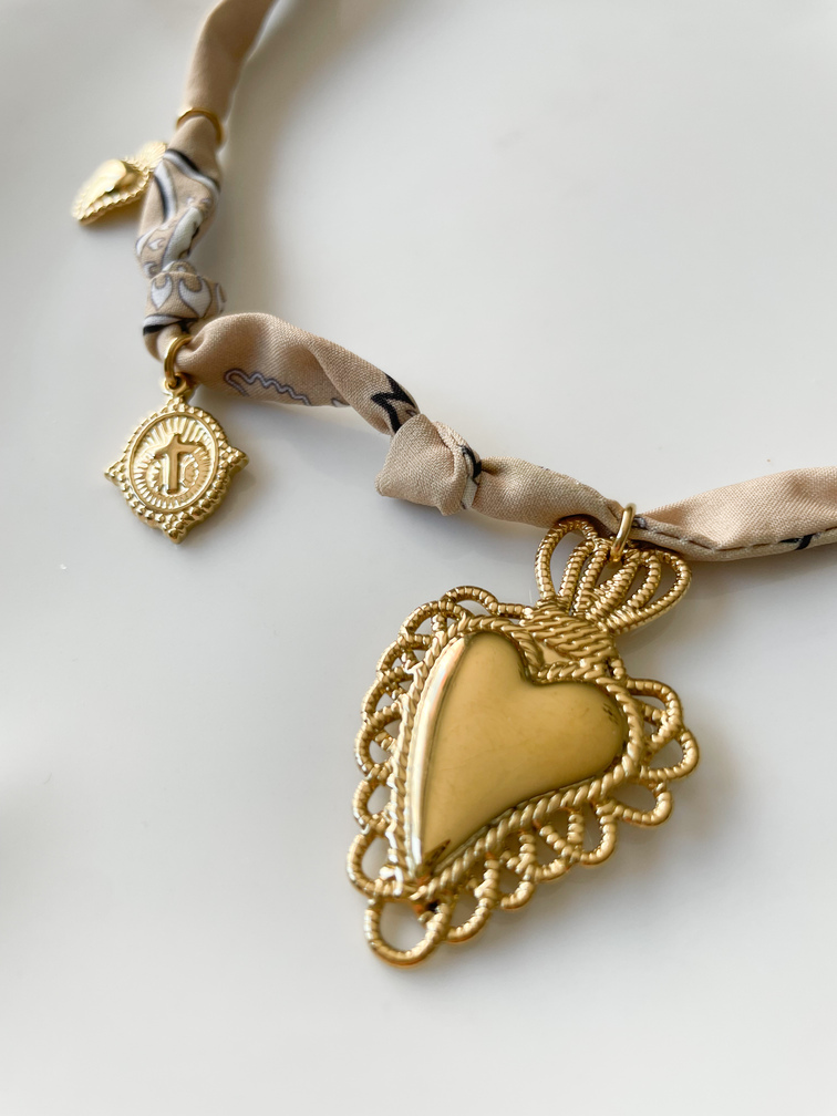 Collier bandana beige doré