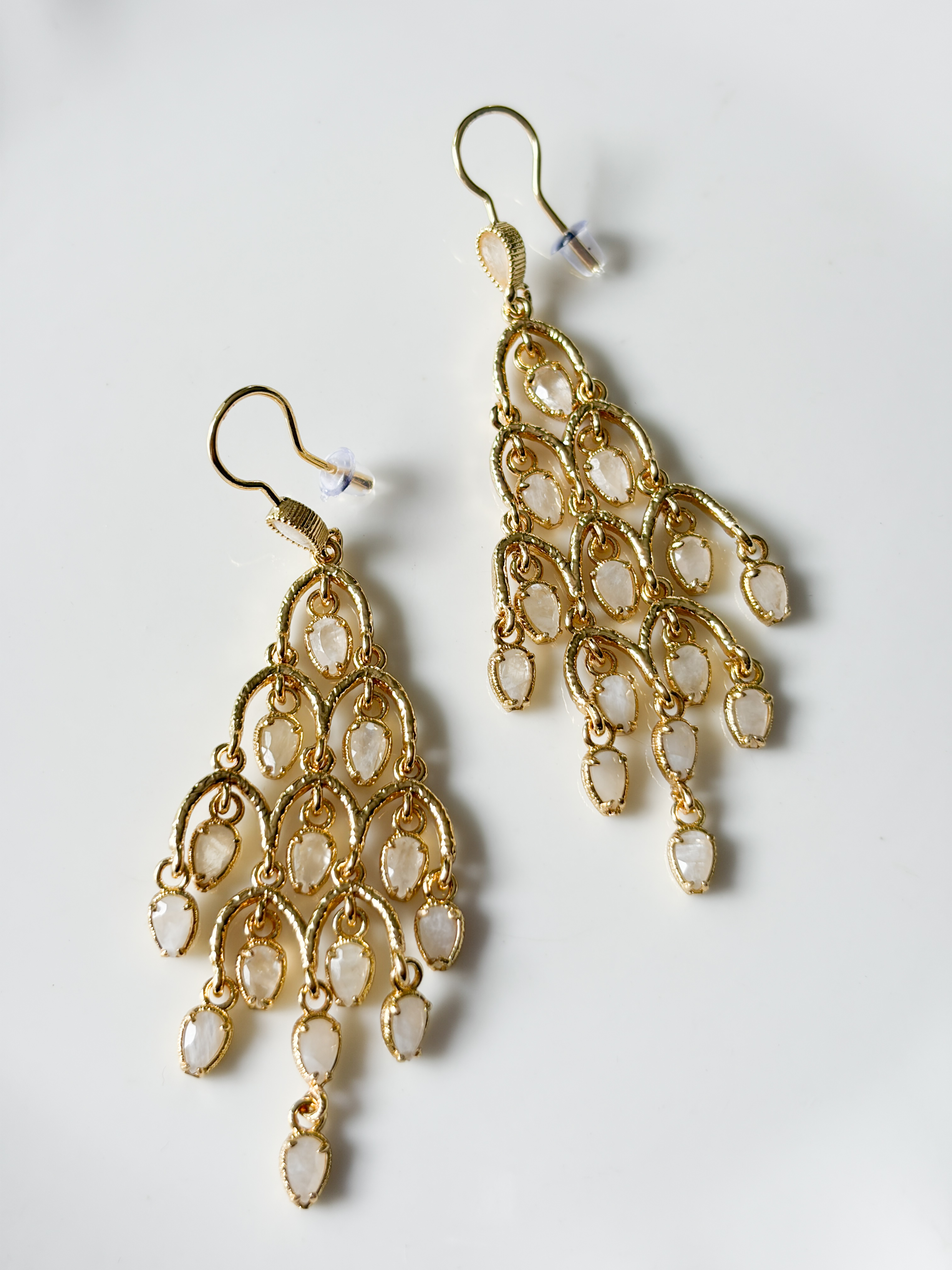 Boucles pierres Chandelier blanc doré