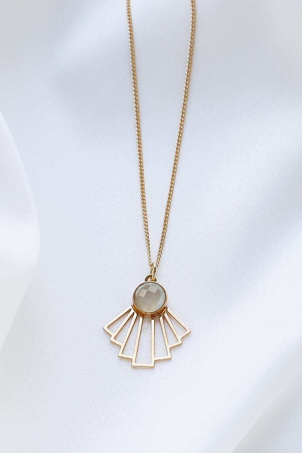 collier Clyde long vert doré de Shlomit Ofir