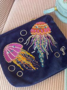 pochette petite méduses bleu