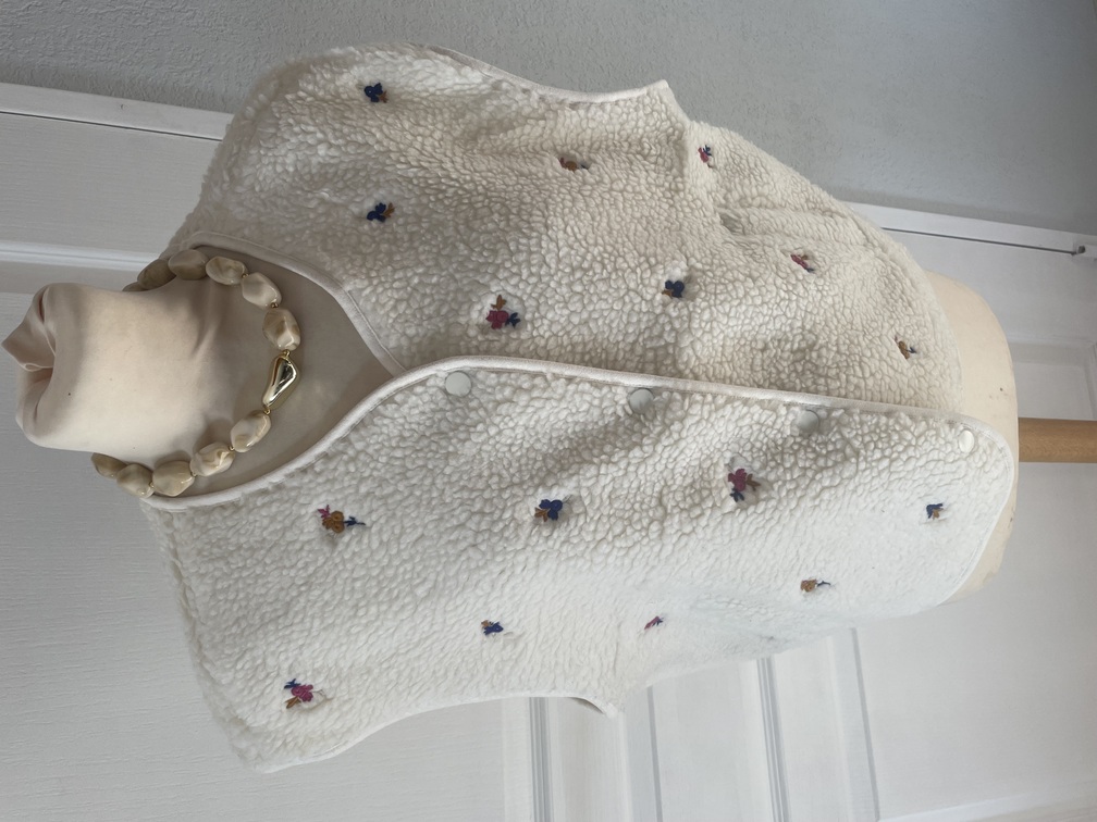 gilet sans manche moumoute beige fleurs 40/44