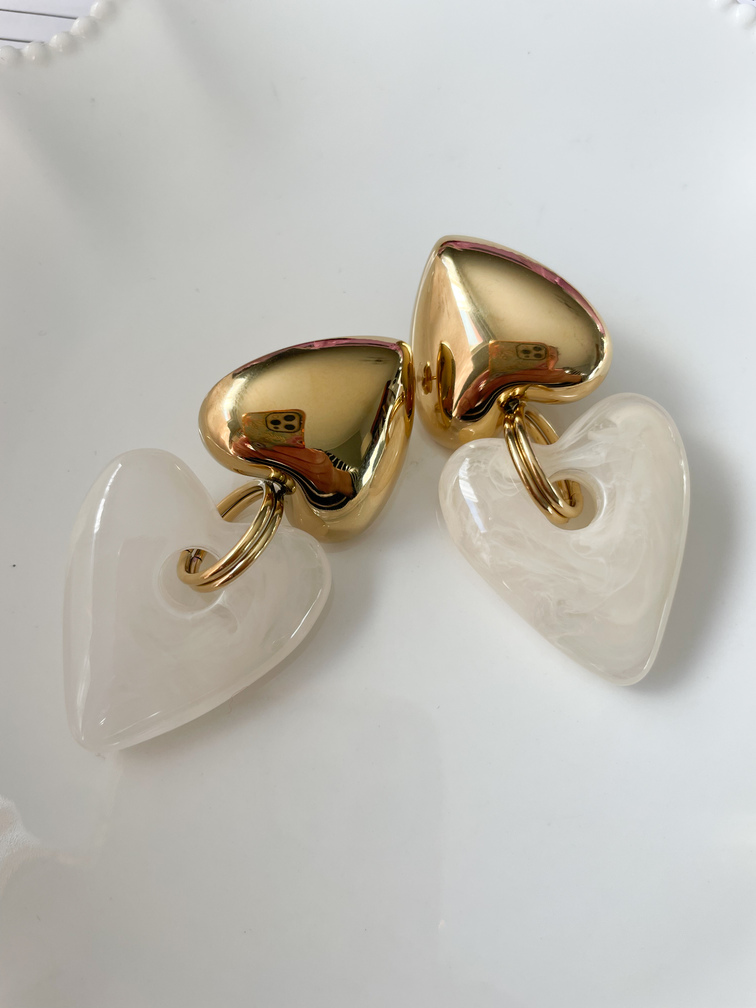 Boucles Amanda coeur blanc doré