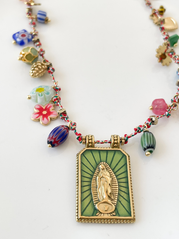 collier breloque madone doré