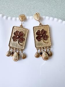 Boucles trèfle marron doré