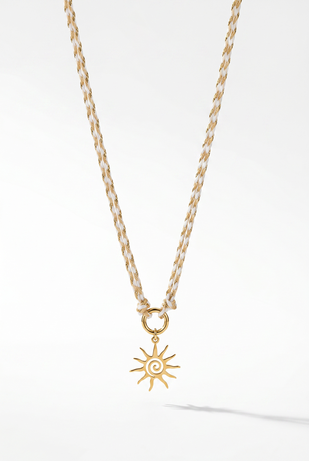 Collier Soleil beige doré de Shlomit