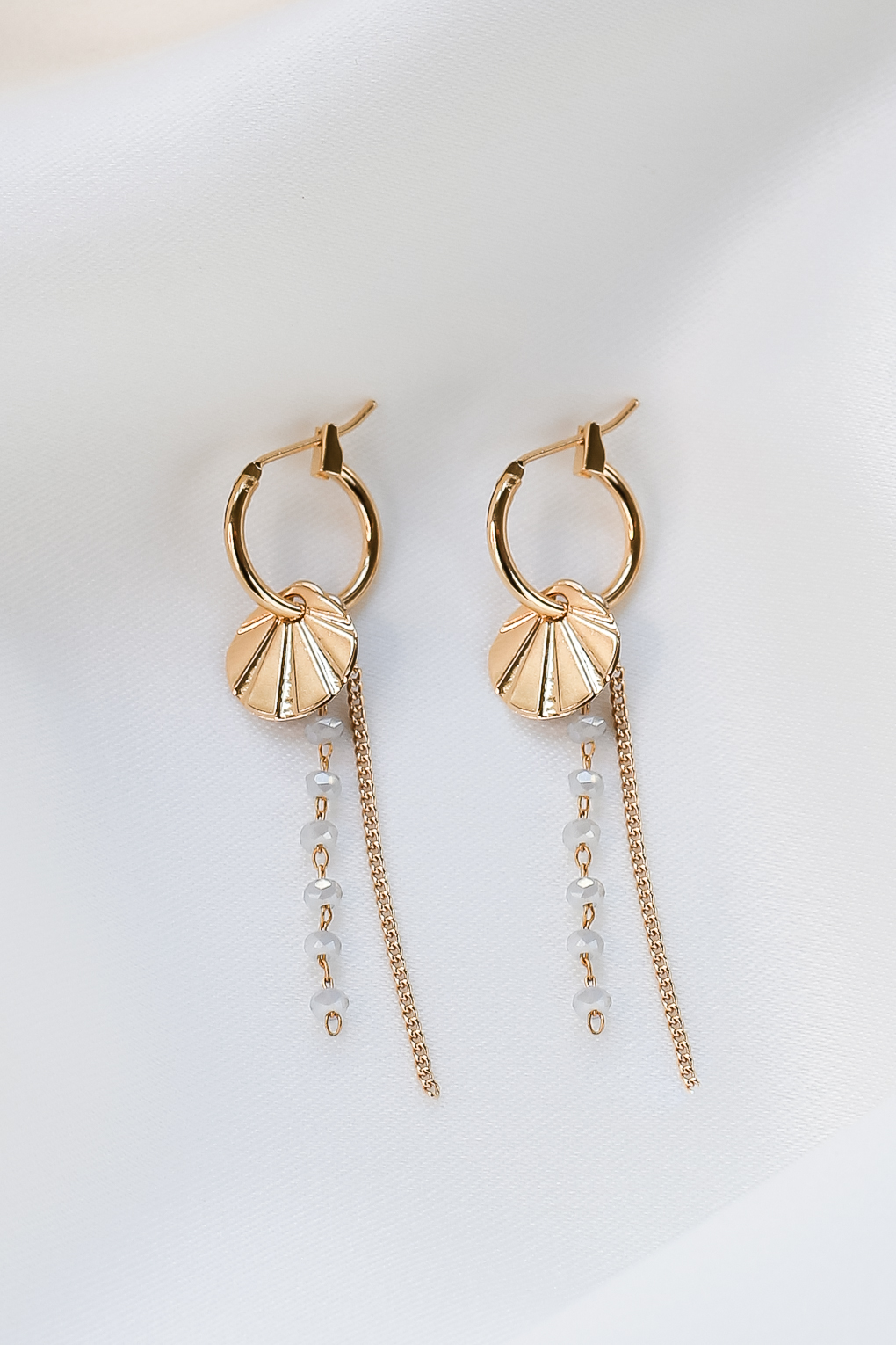 boucles Alma blanc doré de Shlomit Ofir