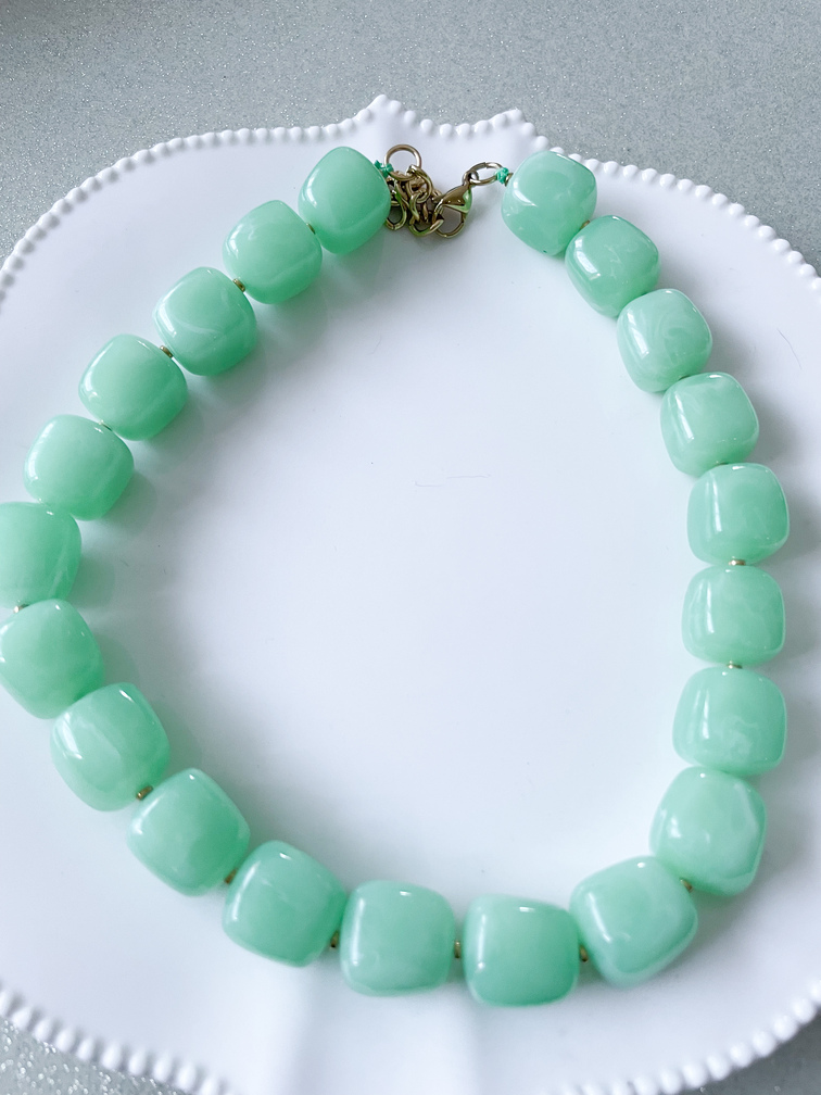 collier vert doré