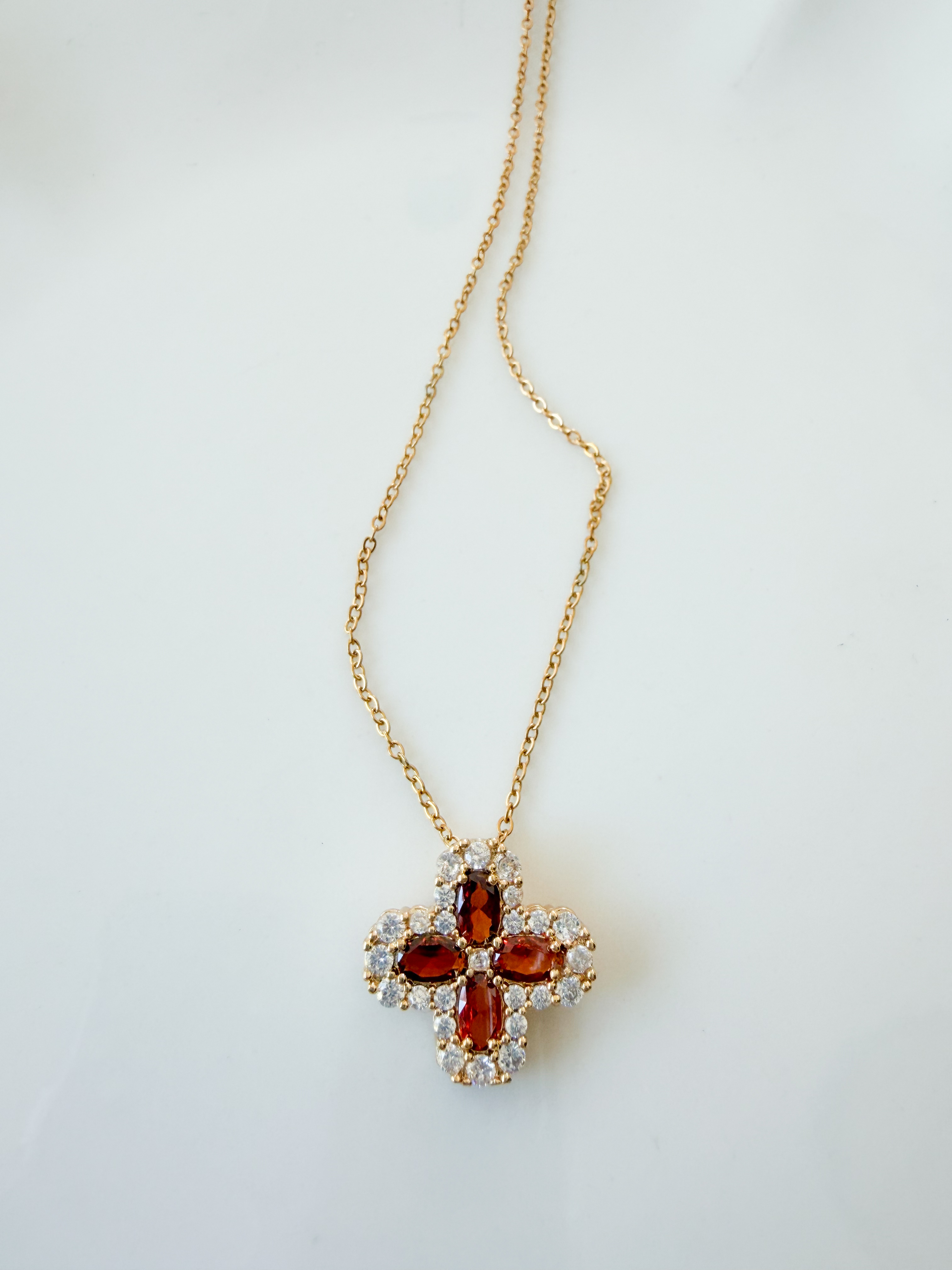 Collier fleur strass rose doré