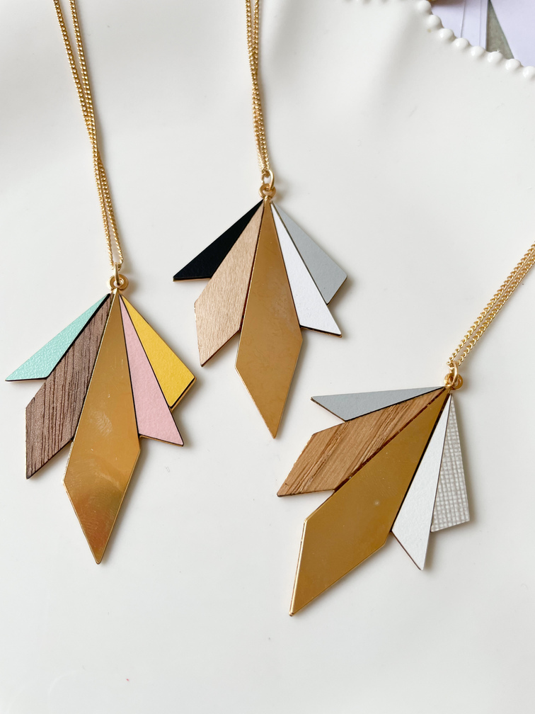 collier sautoir Northern light noir doré de shlomit ofir